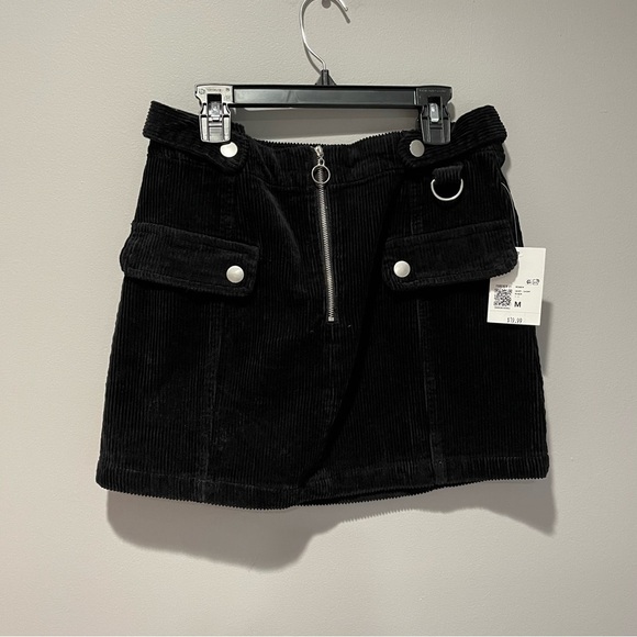 Forever 21 Dresses & Skirts - Forever 21 Black Corduroy Skirt